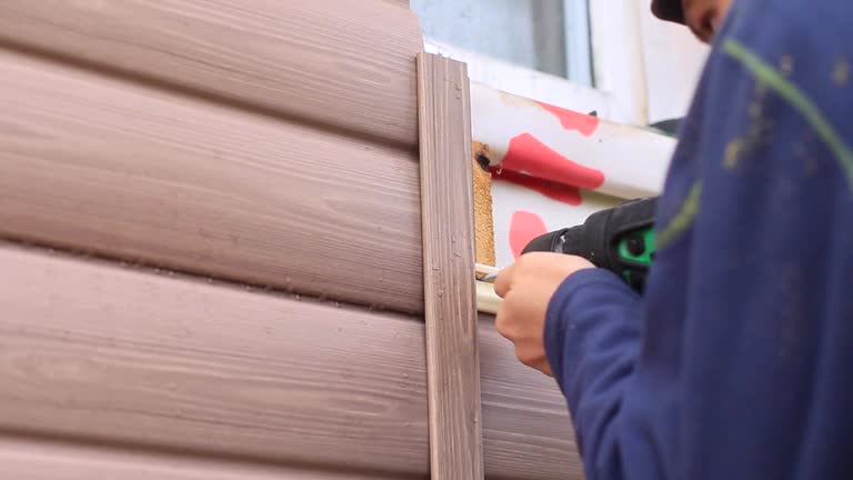 How To Choose The Right Materials for Your Siding Installation in 'Eastover, NC